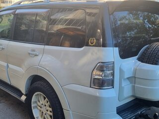 2011 Mitsubishi Pajero IV Рестайлинг 1, белый, 2200000 рублей, вид 3