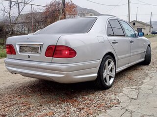 1998 Mercedes-Benz E-Класс 240 II (W210, S210), серебристый, 500000 рублей, вид 4