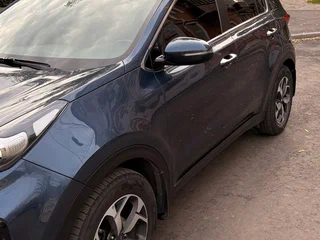 2019 Kia Sportage IV Рестайлинг, синий, 2300000 рублей, вид 5