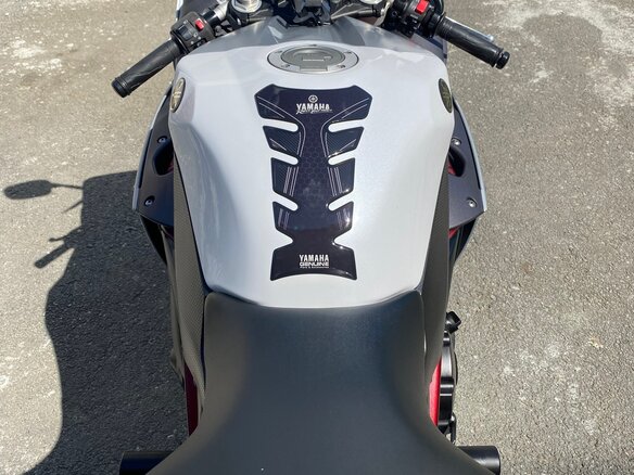 2010 Yamaha YZF-R1, белый, 1110000 рублей - вид 3