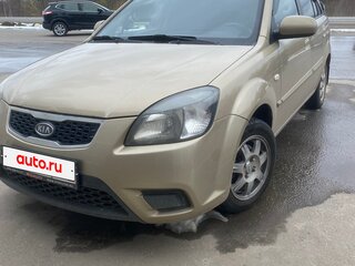 2010 Kia Rio II Рестайлинг, бежевый, 550000 рублей, вид 1