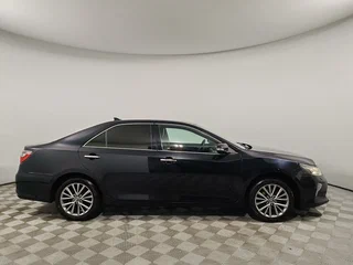 2017 Toyota Camry VII (XV50) Рестайлинг 2, чёрный, 2189000 рублей, вид 4
