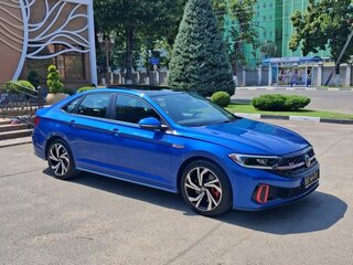 2022 Volkswagen Jetta GLI VII Рестайлинг, синий, 2999999 рублей, вид 4