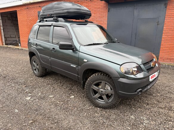 2011 Chevrolet Niva I Рестайлинг, зелёный, 510000 рублей - вид 3