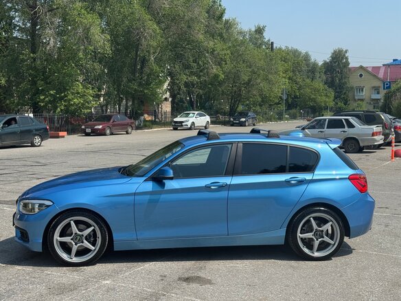 2017 BMW 1 серии 118i II (F20/F21) Рестайлинг, синий, 1725000 рублей - вид 4