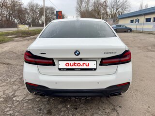 2020 BMW 5 серии 520d xDrive VII (G30/G31/G38) Рестайлинг, белый, 5000000 рублей, вид 4