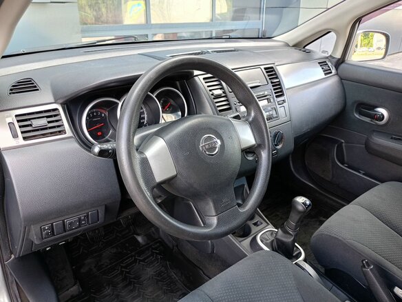2013 Nissan Tiida I Рестайлинг, серый, 638000 рублей - вид 4