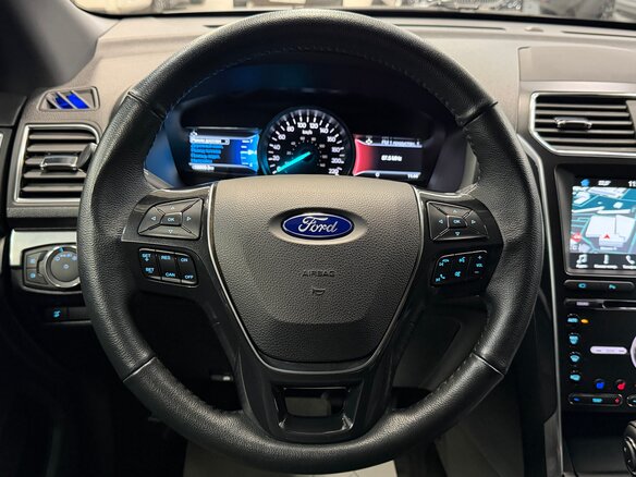 2018 Ford Explorer V Рестайлинг, белый, 3150000 рублей - вид 18