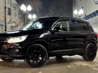 2012 Volkswagen Tiguan I Рестайлинг, чёрный, 1400000 рублей, вид 1