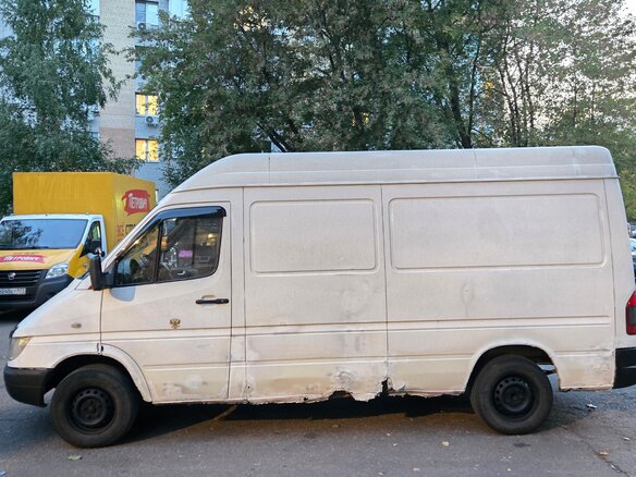 2003 Mercedes-Benz Sprinter, белый, 400000 рублей - вид 2