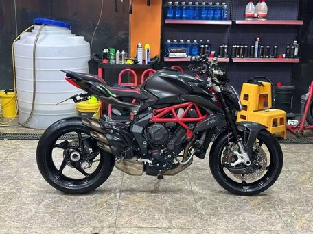 2017 MV Agusta Brutale 800, чёрный, 880000 рублей, вид 5