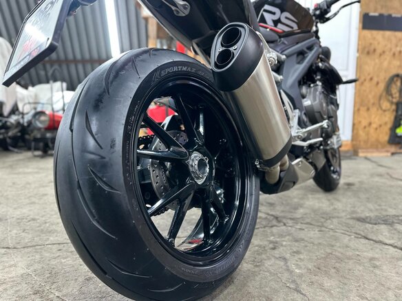 2021 Triumph Speed Triple, чёрный, 1390000 рублей - вид 14
