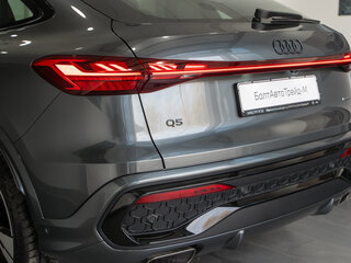 2025 Audi Q5 Sportback TFSI quattro S tronic II (GU), серый, 8890000 рублей, вид 5