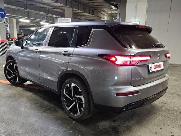 2022 Mitsubishi Outlander IV, серый, 3350000 рублей - вид 8