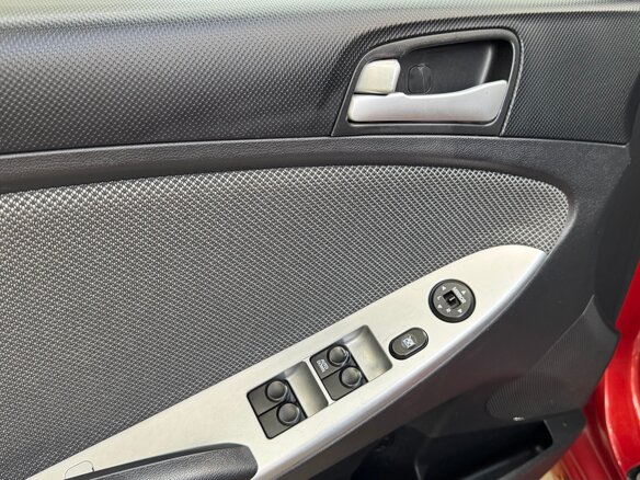2012 Hyundai Solaris I, красный, 790000 рублей - вид 9