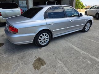 2005 Hyundai Sonata ТагАЗ IV (EF) Рестайлинг, серебристый, 470000 рублей, вид 2