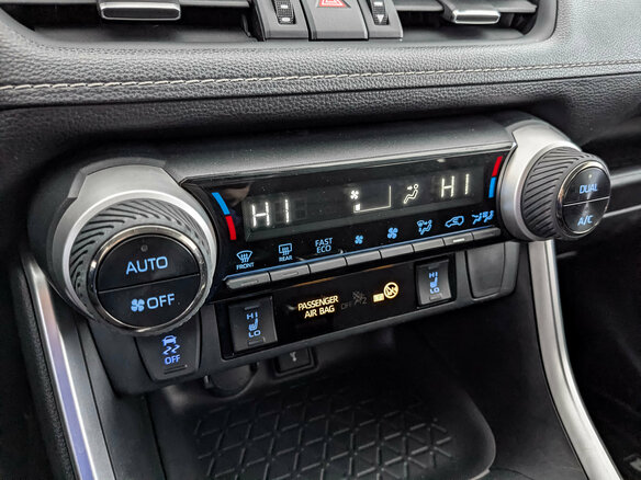 2021 Toyota RAV4 V (XA50), белый, 2865000 рублей - вид 20