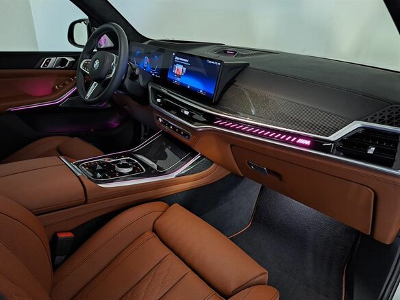 2026 BMW X7 M60i I (G07) Рестайлинг, чёрный, 24900000 рублей - вид 15