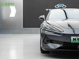 2026 Denza Z9, серебристый, 7969001 рублей, вид 5