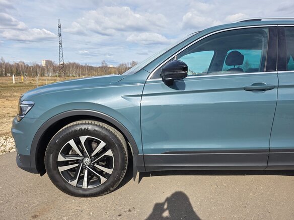 2019 Volkswagen Tiguan II, серый, 2190000 рублей - вид 9