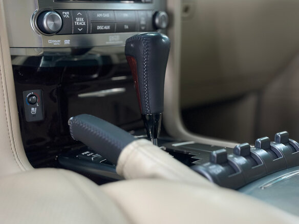 2010 Lexus LX 570 III, белый, 3400000 рублей - вид 19