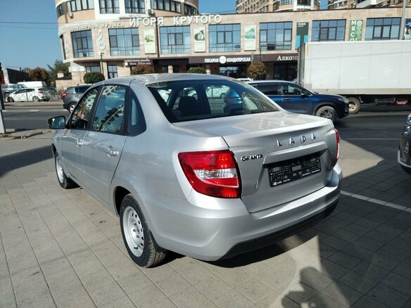 2026 Lada (ВАЗ) Granta I Рестайлинг, серебристый, 1088000 рублей - вид 6