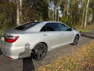 2017 Toyota Camry VII (XV50) Рестайлинг 2, серебристый, 2150000 рублей, вид 5