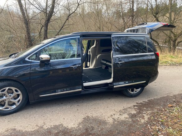 2022 Chrysler Pacifica RU Рестайлинг, чёрный, 3900000 рублей - вид 7