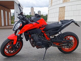 KTM 890 Duke R