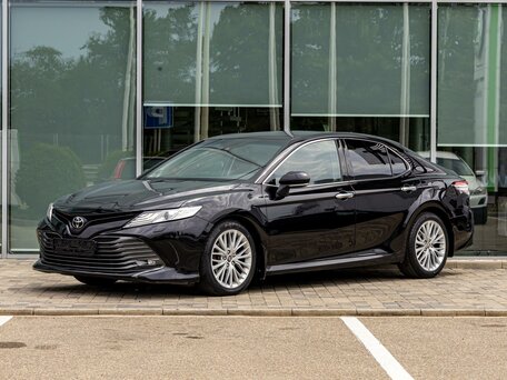 Toyota Camry VIII (XV70)
