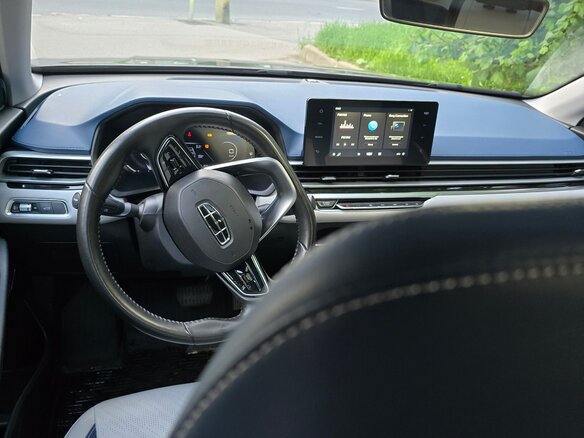 2023 Geely Emgrand II, серый, 1600000 рублей - вид 7
