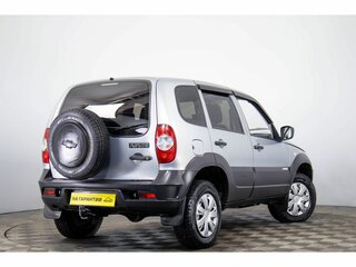 2015 Chevrolet Niva I Рестайлинг, серебристый, 599000 рублей, вид 4