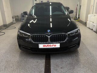 2022 BMW 5 серии 520i VII (G30/G31/G38) Рестайлинг, чёрный, 4150000 рублей, вид 3