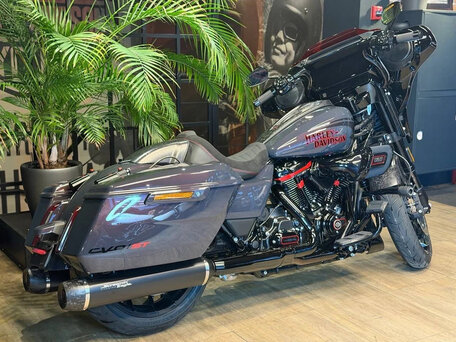 2026 Harley-Davidson CVO Street Glide ST, серый, 6500000 рублей, вид 3