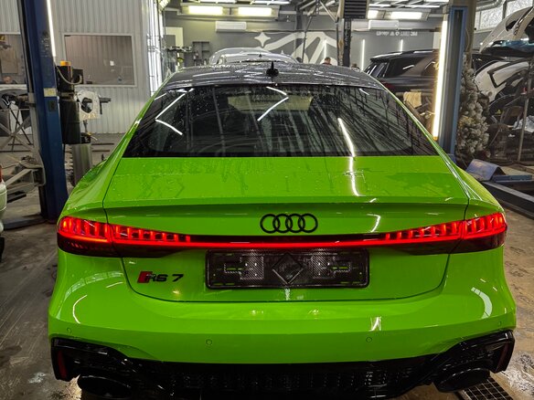2021 Audi RS 7 II (4K), зелёный, 13490000 рублей - вид 5