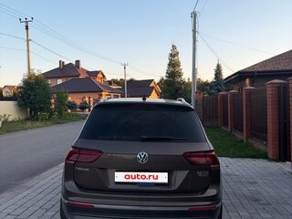 2017 Volkswagen Tiguan II, коричневый, 2700000 рублей, вид 4