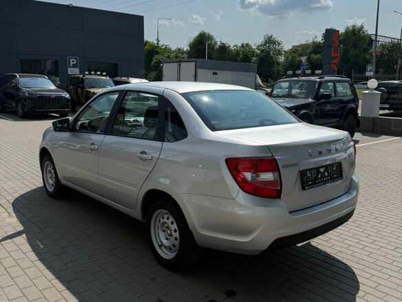2026 Lada (ВАЗ) Granta I Рестайлинг, серебристый - вид 7