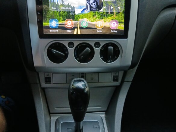 2011 Ford Focus II Рестайлинг, красный - вид 13