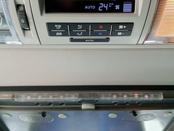 2011 Volkswagen Multivan T5 Рестайлинг, чёрный, 2800000 рублей - вид 20