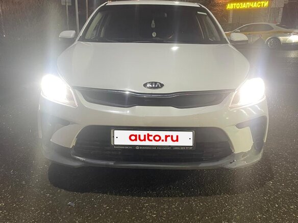 2018 Kia Rio IV, белый, 949000 рублей - вид 1