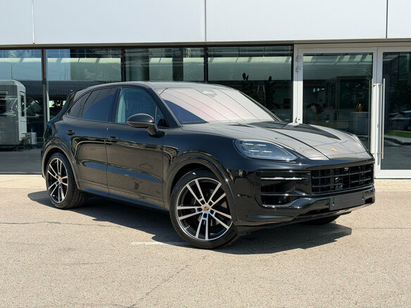 2026 Porsche Cayenne III Рестайлинг, чёрный, 18990000 рублей - вид 2