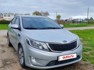 2012 Kia Rio 5-speed III, серебристый, 800000 рублей, вид 2