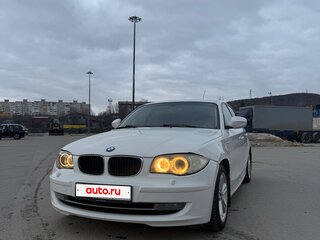 2011 BMW 1 серии 116i I (E81/E82/E87/E88) Рестайлинг, белый, 650000 рублей, вид 1