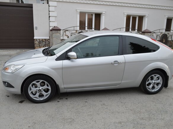2010 Ford Focus II Рестайлинг, серебристый, 890000 рублей - вид 5