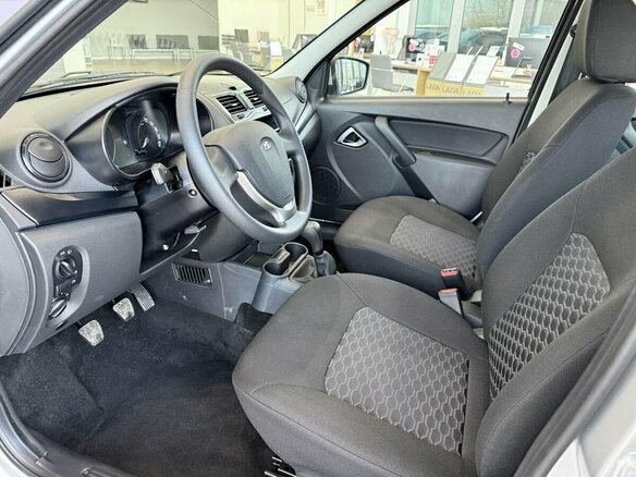 2026 Lada (ВАЗ) Granta I Рестайлинг, серебристый - вид 13
