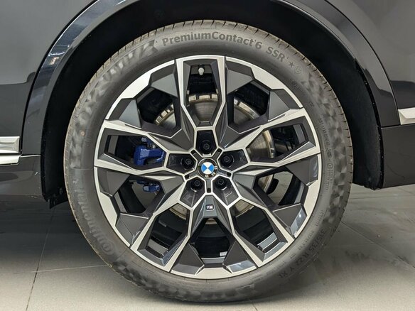 2025 BMW X7 40i I (G07) Рестайлинг, чёрный, 16150000 рублей - вид 8