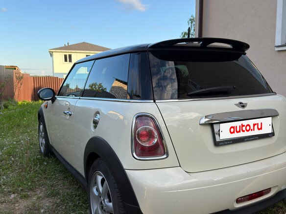 2012 Mini Hatch Cooper II (R56) Рестайлинг, белый, 1000000 рублей - вид 1