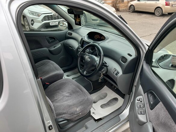 1999 Toyota FunCargo, серый, 449000 рублей - вид 13
