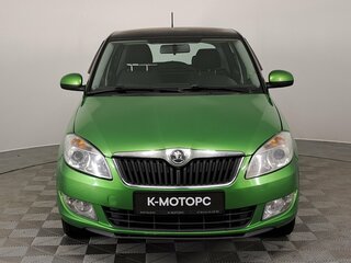 2013 Skoda Fabia II Рестайлинг, зелёный, 780000 рублей, вид 2