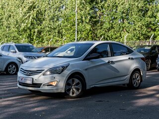 2015 Hyundai Solaris I Рестайлинг, белый, 808000 рублей, вид 1